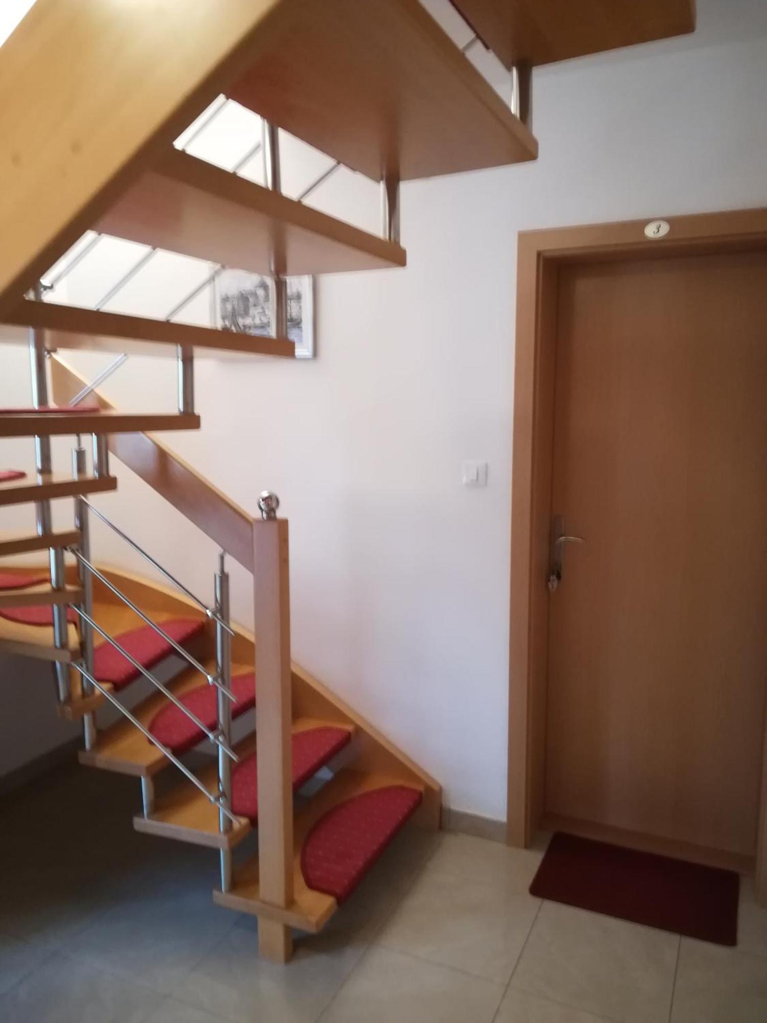 Apartments Laura セニ エクステリア 写真